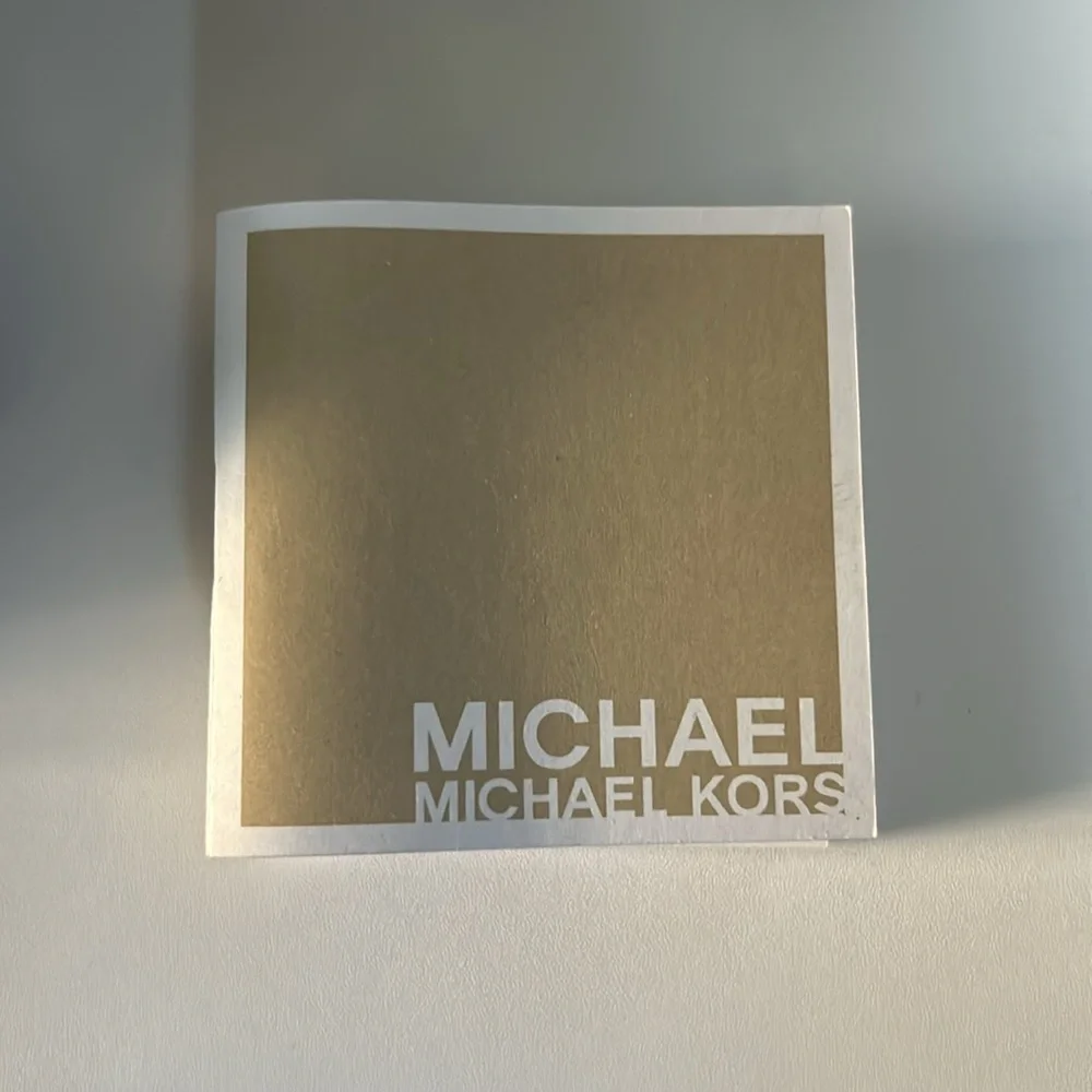 Michael Kors watch, in great construction, needs new batteries. - Picture 11 of 14